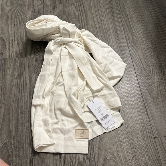 Daphne Robe (White) - Picture 4 of 4